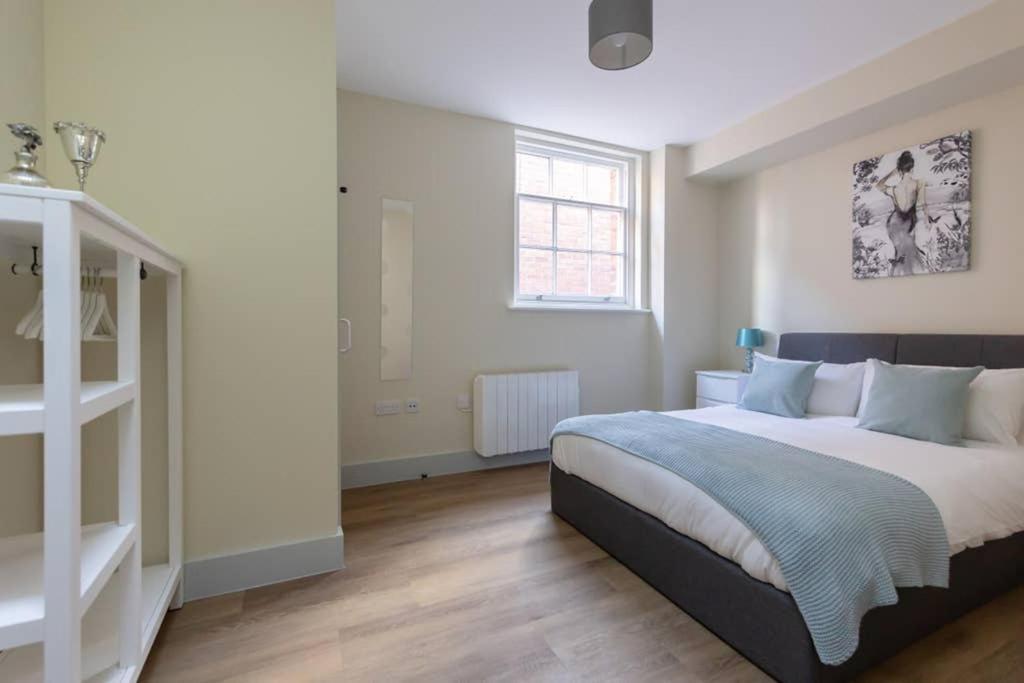Apartment 4, Isabella House, Aparthotel, By Rentmyhouse Hereford Exterior photo