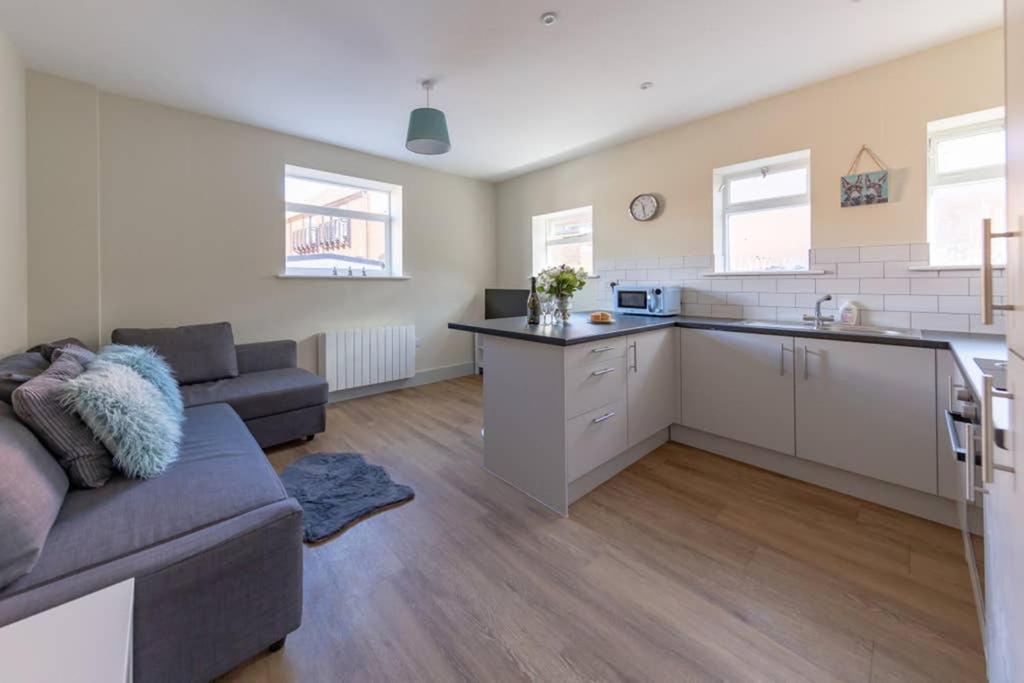 Apartment 4, Isabella House, Aparthotel, By Rentmyhouse Hereford Exterior photo