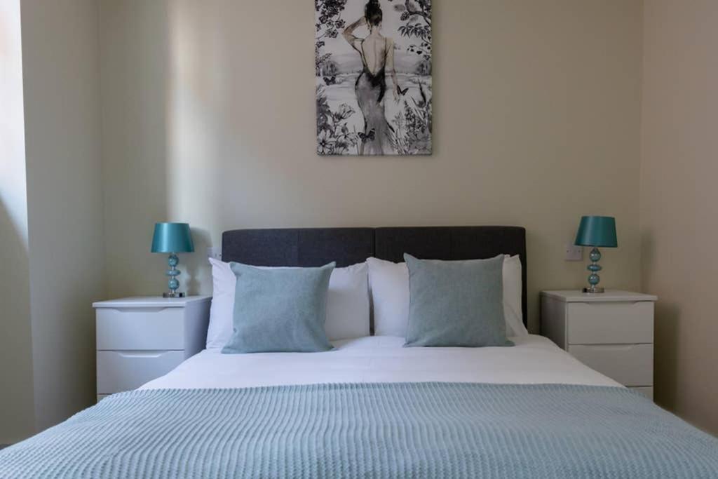 Apartment 4, Isabella House, Aparthotel, By Rentmyhouse Hereford Exterior photo